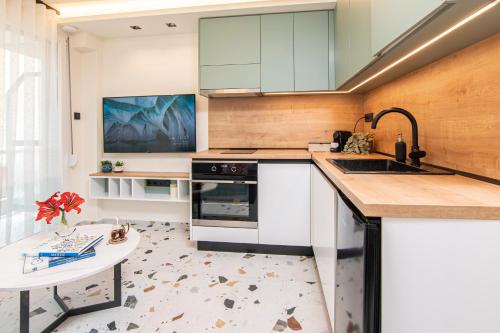 Almasi Luxury Suites Emerald