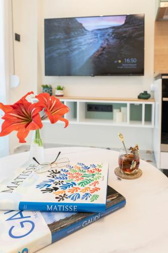 Almasi Luxury Suites Emerald