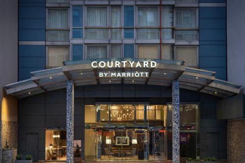 Courtyard by Marriott New York Manhattan / Soho Image
