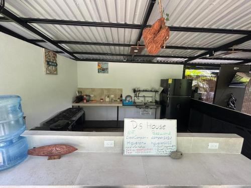 Una cocina o cocineta en DS House