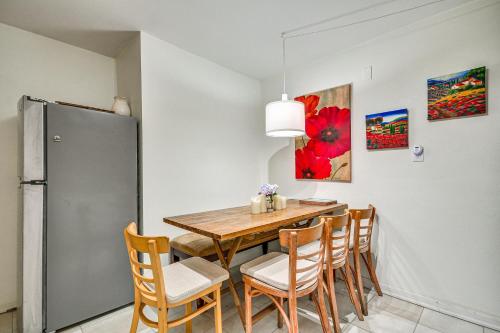Η κουζίνα ή μικρή κουζίνα στο 3 Mi to Downtown Portland Lush Flat with Fire Pit