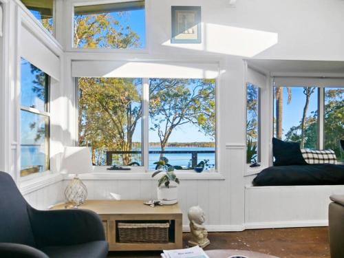 Billede fra billedgalleriet på Summer Lakefront Bliss and Pool i Lake Munmorah