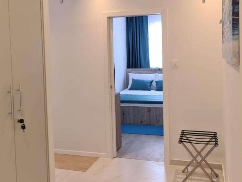 Apartments with parking space Mastrinka, Ciovo - 23177