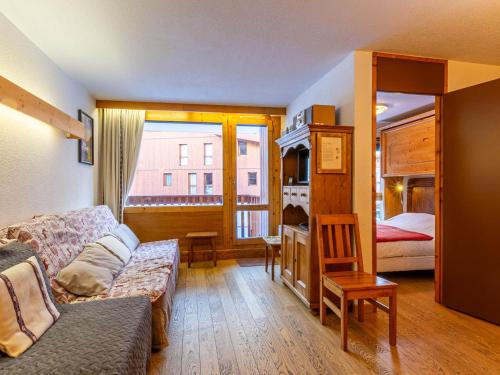 Appartement tout équipé avec balcon et garage, à 10min des commerces, navette gratuite.