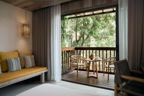 Balcon ou terrasse dans l'établissement Dinso Resort & Villas Phuket, Vignette Collection by IHG