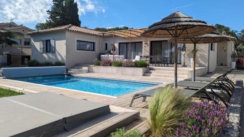 La Maison aux Parasols