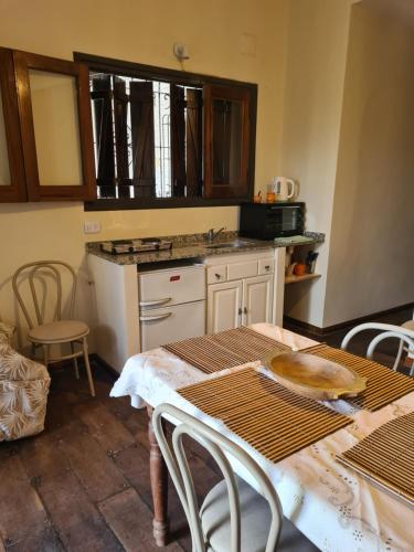 Η κουζίνα ή μικρή κουζίνα στο LA CASA de la ALEM 2