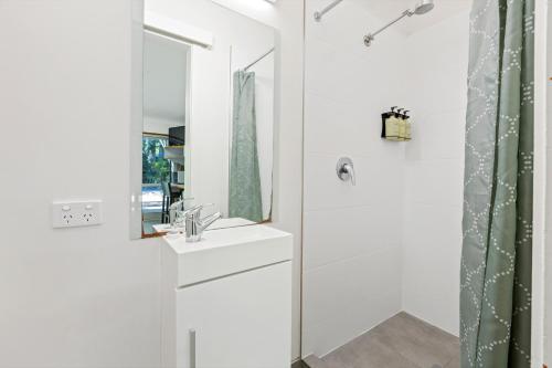 Un baño de Tasman Holiday Parks - Airlie Beach