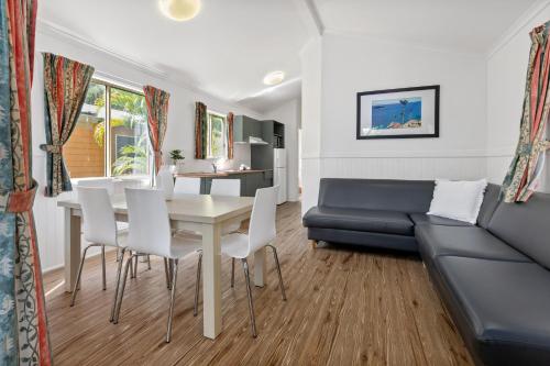 Zona de estar de Tasman Holiday Parks - Airlie Beach