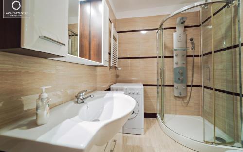 Kúpeľňa v ubytovaní Wonder Home - Apartamenty z balkonami blisko centrum Karpacza