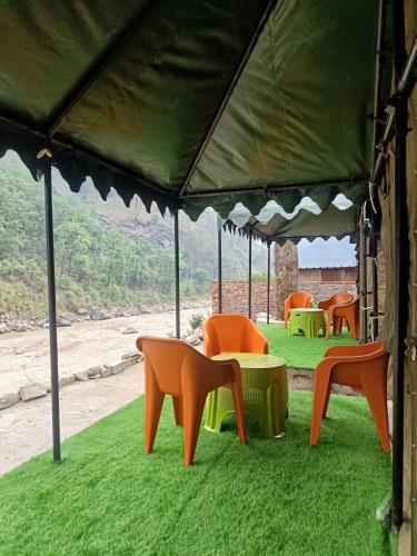 Un jardín fuera de Hill dew camps