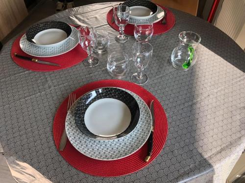 Photo de la galerie de l'établissement Agreable appartement avec jardin au calme, à Hérouville-Saint-Clair