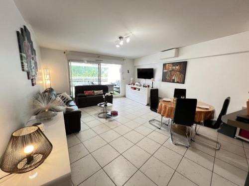 Sol-y-Days Indigo, spacieux appartement a deux pas des plages