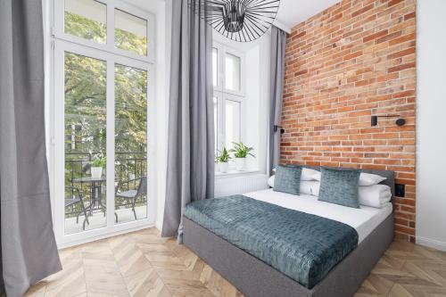 Apartment with Balcony - 41 Starowislna Street