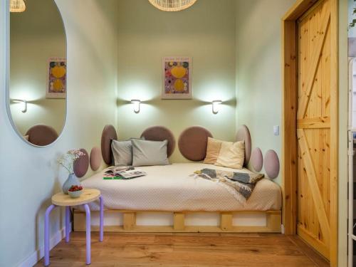 Crocus narrow studio / Kochanowskiego