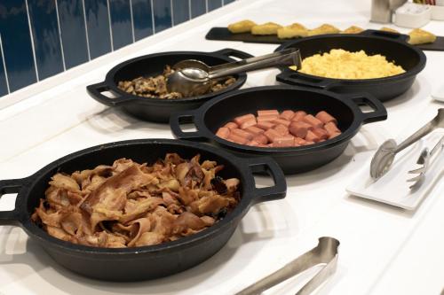 Jídlo v hotelu nebo okolí