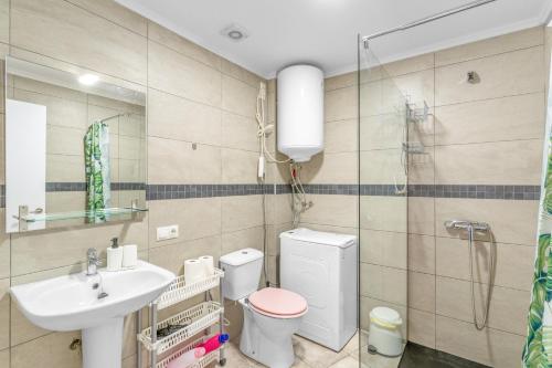 Ένα μπάνιο στο Apartamento Las Flores3