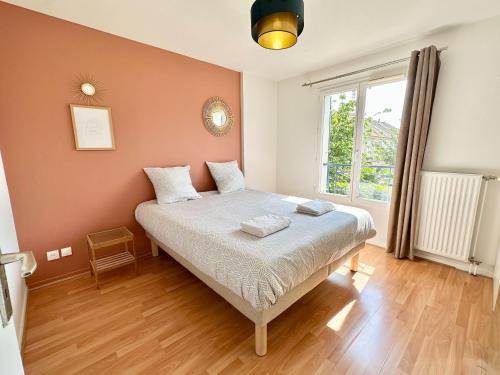 Φωτογραφία από το άλμπουμ του Charming House 15 minutes from Paris σε Houilles