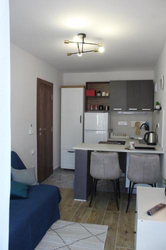 Gallery image of Modern apartments by the sea in the center of Igalo in Igalo