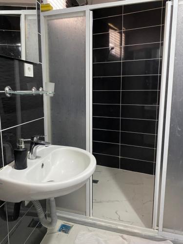 Koupelna v ubytování güvenilir aile apartmanı