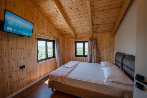 Postel nebo postele na pokoji v ubytování Shena The Farm Boutique