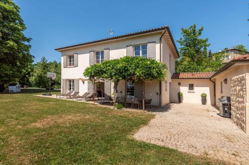 Le Mas - House with swimming pool in a privileged environment