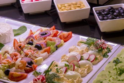 ホテルの敷地内または近くでの食事または食べ物