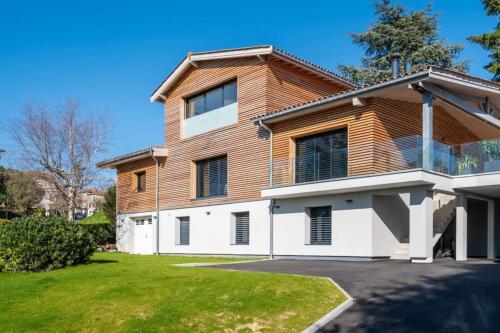 Les Muriers - Stunning wooden modern house