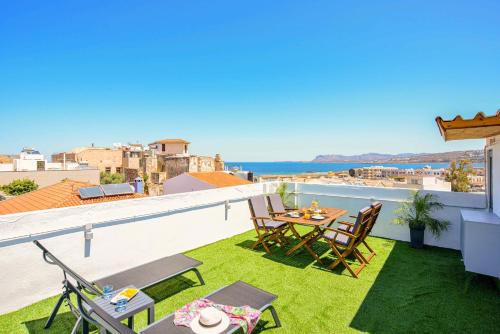 Old Town Loft with Sea View Roof Terrace and Private Parking
