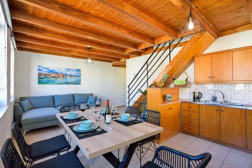 Old Town Loft with Sea View Roof Terrace and Private Parking