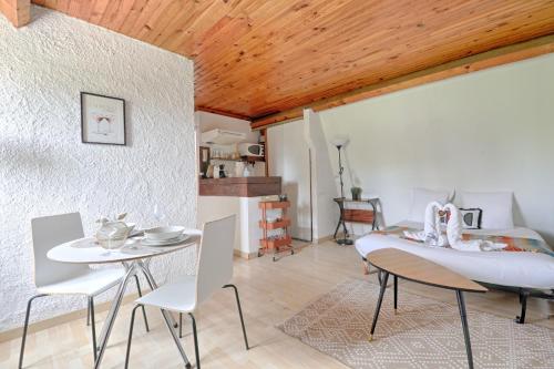 Red Eden - Joli studio proche jardin roseraie