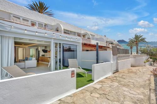 New - Amazing apartment by the beach