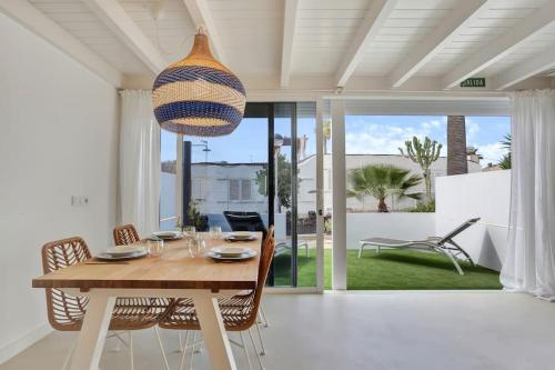 New - Amazing apartment by the beach