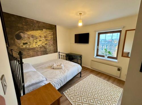 Sunshine on Leith. The River View Apartment! photo 3