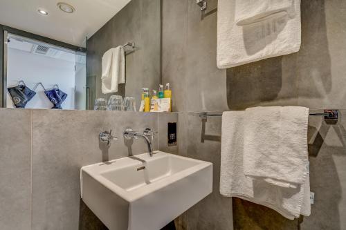 Un baño de New Road Hotel