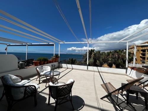 Apartment La Luna- First Line Beach