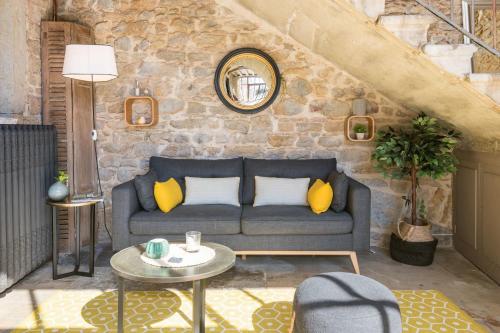 Les Pierres - Charming and typical stone house