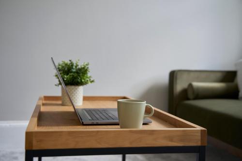 Фотография из галереи Gloucester Apartments by Kahuna Stays, Ideal for Students, Contractors, Professionals & Visitors в Глостере