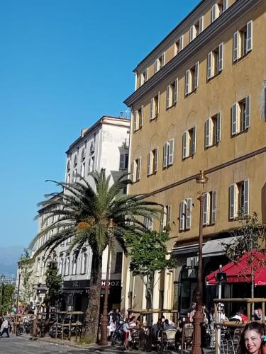 AJACCIO Beau Studio pour 3 a 4 pers en Plein Centre de la Vieille Ville Historique