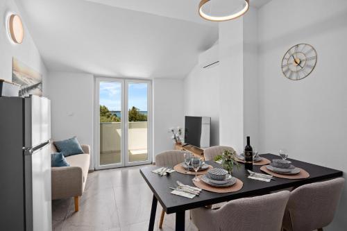 Apartment Nenad - AMAZING SEA VIEW ! Only 500 meters from the beach !