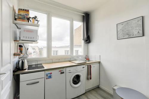 Studio w/view on Paris roof 2min to Metro Charonne