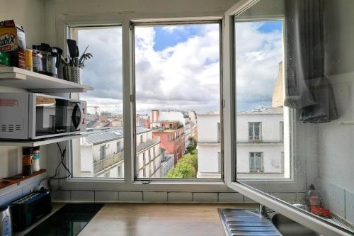 Studio w/view on Paris roof 2min to Metro Charonne