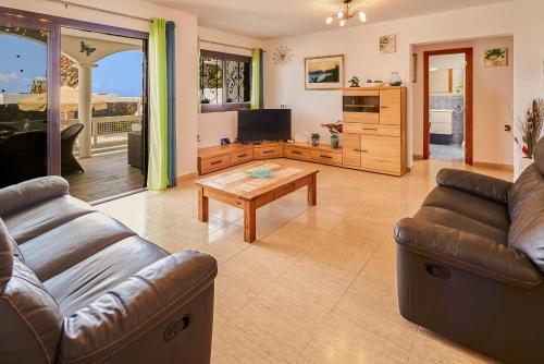 Villa Del Sol - LH133 By Villas Now Ltd