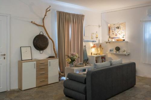 Studio Home
