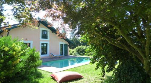 Élégante Maison de Maître avec Piscine et Parc à Biarritz