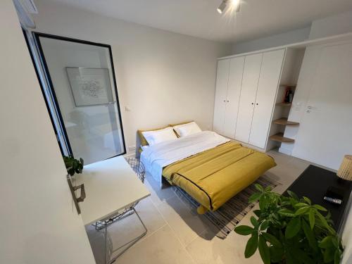 Studio indépendant avec terrasse