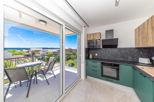 Luxury Apartment Carpe Diem, Roof Terrace with Jacuzzi