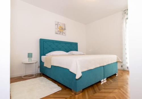 Apartment PERLA - Two Bedroom Apartment With Stunning View