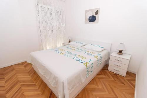 Apartment PERLA - Two Bedroom Apartment With Stunning View