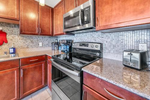Laketown Wharf 1829 by Emerald Coast Retreats photo 15